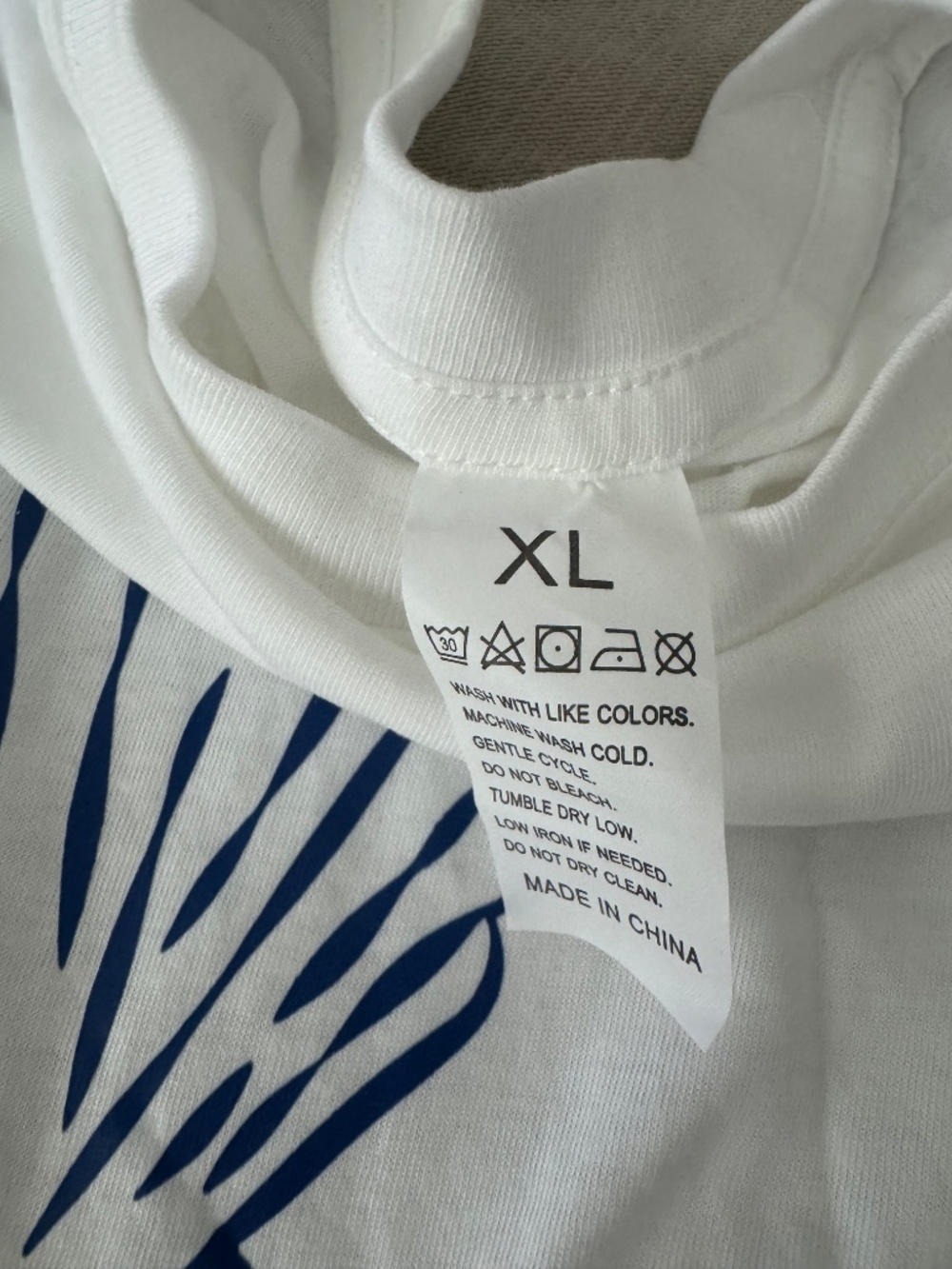 White shell t-shirt - Picture 2 of 3